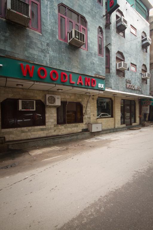 Hotel Woodland Deluxe Нью-Дели Экстерьер фото