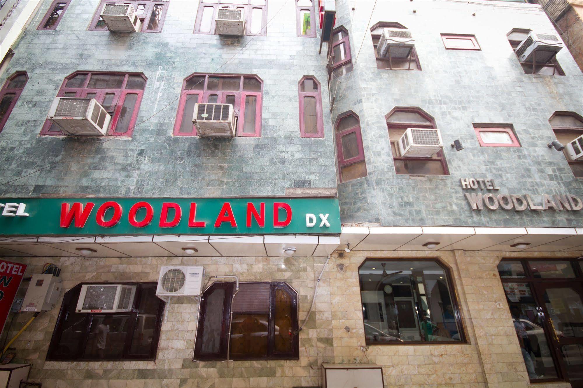 Hotel Woodland Deluxe Нью-Дели Экстерьер фото